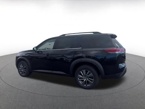 Used 2025 Nissan Pathfinder SV FWD image 10