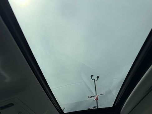 Used 2013 Lexus ES 350 w/ Luxury Pkg FWD image 20