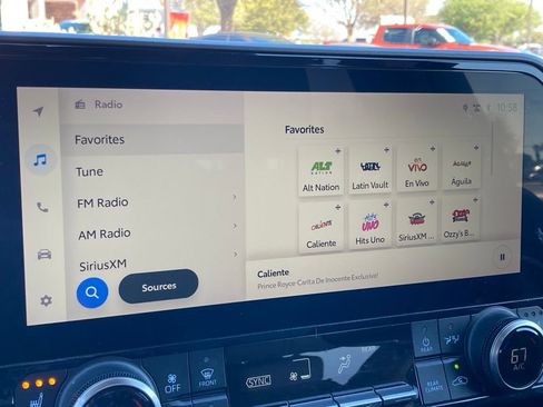 Used 2023 Toyota Highlander XLE image 24