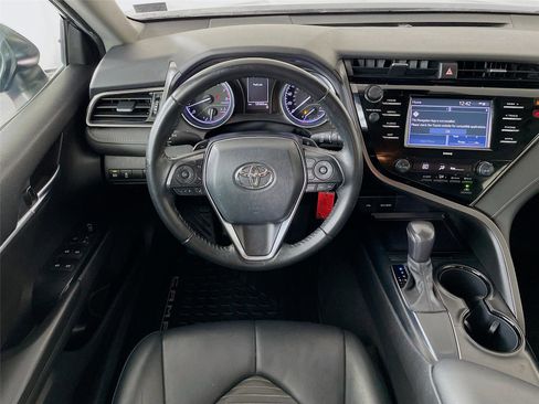 Used 2020 Toyota Camry SE FWD image 23