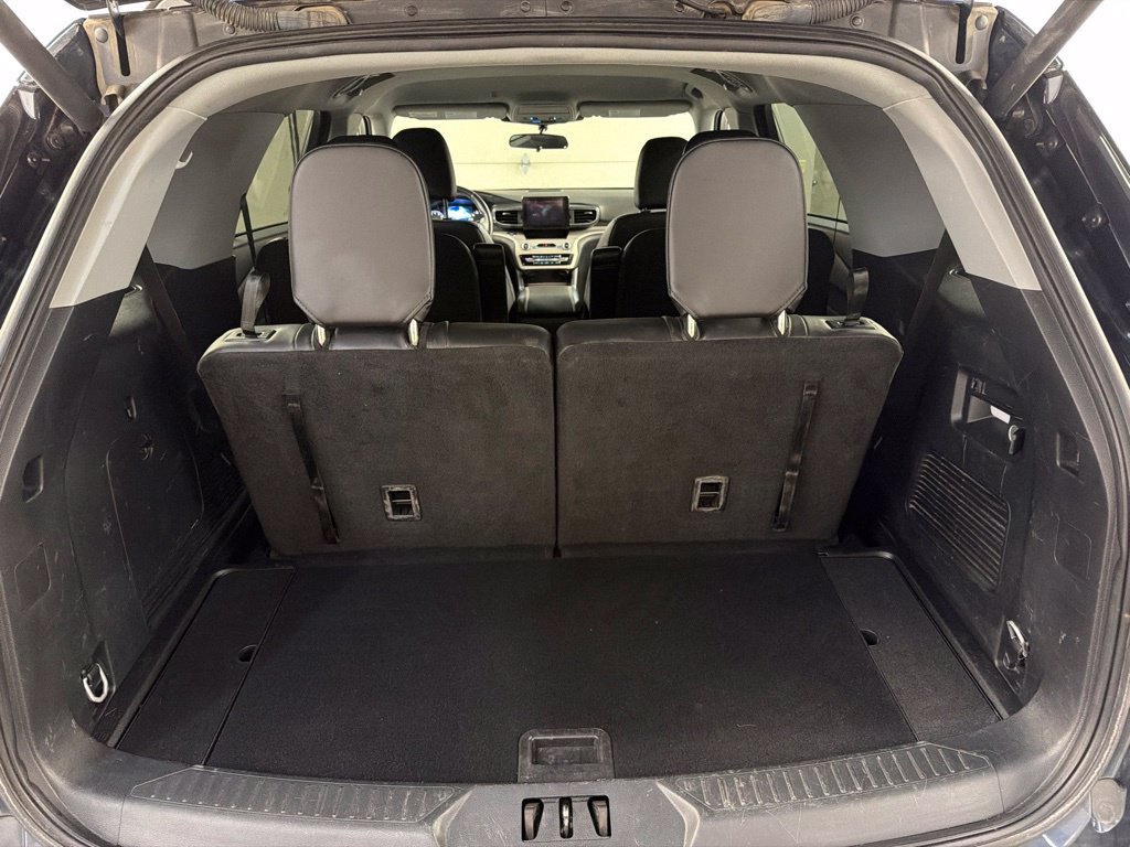 Used 2023 Ford Explorer XLT w/ Equipment Group 202A AWD/4WD image 40