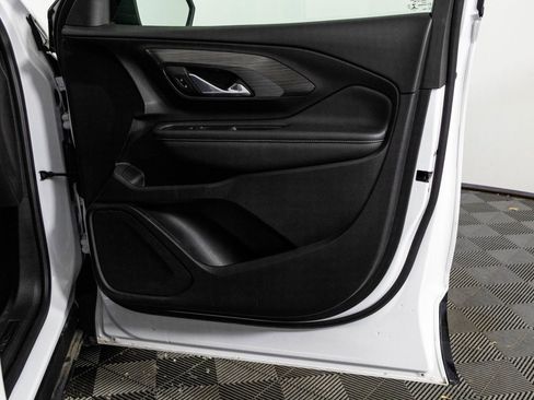 Used 2023 GMC Terrain SLE w/ Driver Convenience Package image 41