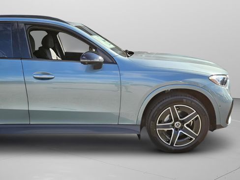 New 2026 Mercedes-Benz GLC 300 image 35