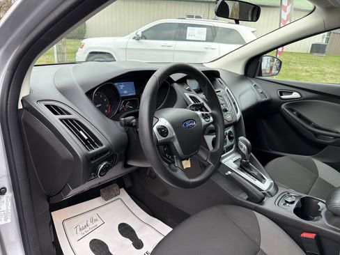 Used 2014 Ford Focus SE w/ SE Winter Package image 12