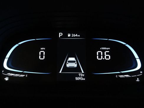 Certified 2026 Hyundai Venue SEL FWD image 33