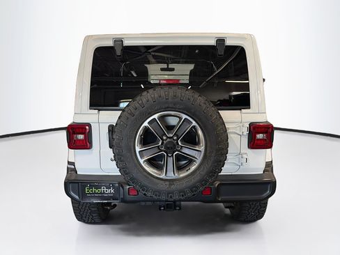 Used 2020 Jeep Wrangler Unlimited Sahara AWD/4WD image 7