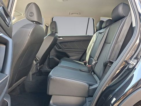 Used 2024 Volkswagen Tiguan SE image 20