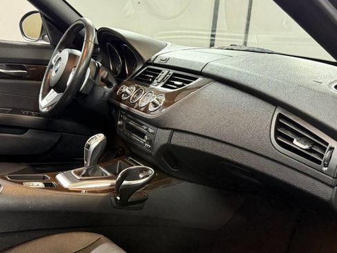 Used 2012 BMW Z4 sDrive28i image 9