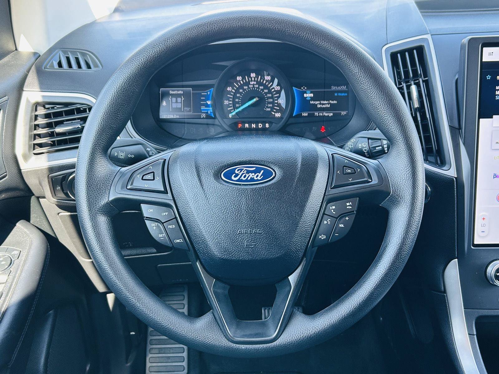 Used 2024 Ford Edge SE w/ Black Appearance Package AWD/4WD image 11