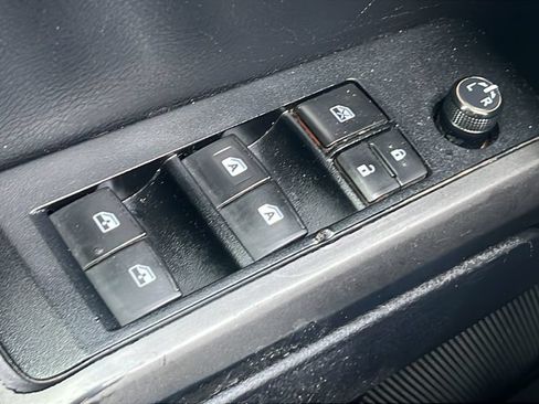 Used 2020 Toyota Tacoma TRD Off-Road w/ Technology Package AWD/4WD image 19