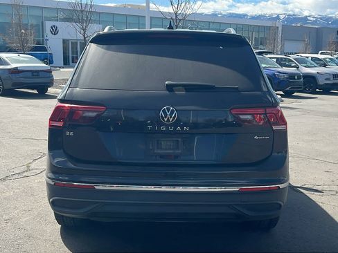 Used 2022 Volkswagen Tiguan SE w/ Panoramic Sunroof Package image 6