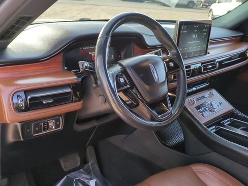 Used 2022 Lincoln Aviator Reserve w/ Elements Package Plus image 11