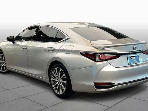 Used 2021 Lexus ES 300h w/ Premium Package image 11
