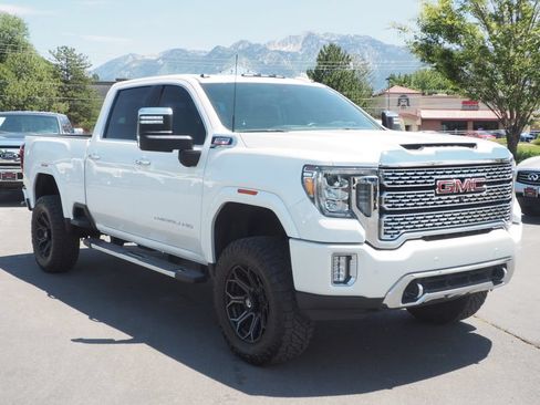 Used 2022 GMC Sierra 3500 Denali w/ Denali Ultimate Package AWD/4WD image 3