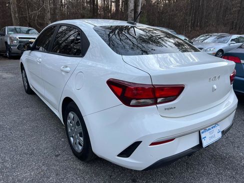 Used 2022 Kia Rio LX image 3