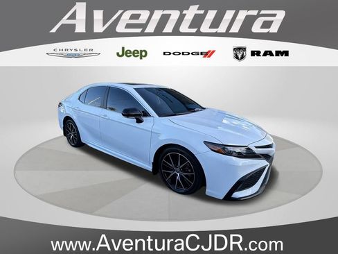 Used 2024 Toyota Camry SE w/ Convenience Package FWD image 1