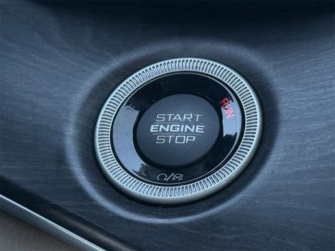 Used 2023 Jeep Grand Cherokee L Limited w/ Luxury Tech Group II image 19