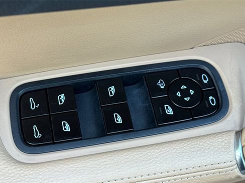 Used 2021 Porsche Cayenne Coupe image 15