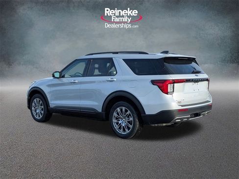 New 2026 Ford Explorer Active w/ Active Comfort Package image 8
