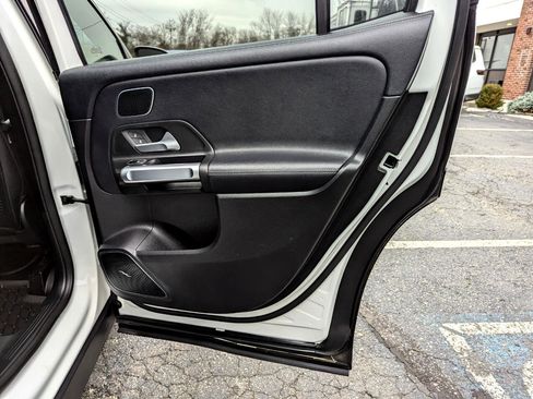 Used 2021 Mercedes-Benz GLB 250 4MATIC image 42