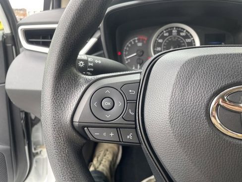 Used 2022 Toyota Corolla LE image 21