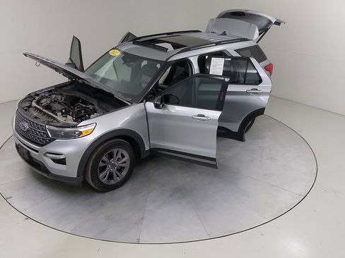 Certified 2022 Ford Explorer XLT w/ XLT Sport Appearance Package AWD/4WD image 58