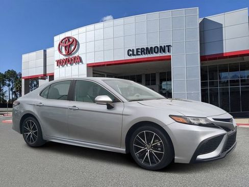 Certified 2024 Toyota Camry SE FWD image 1