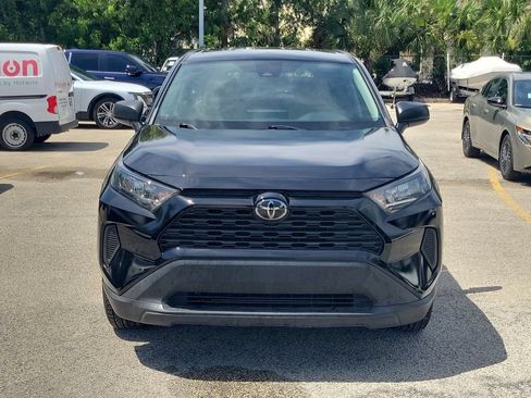 Used 2022 Toyota RAV4 LE FWD image 9