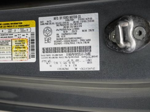 Used 2025 Ford Mustang Premium RWD image 38
