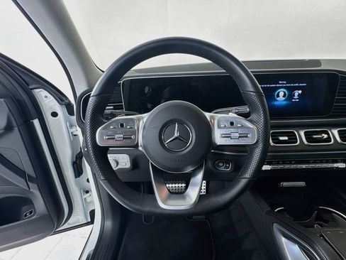 Used 2023 Mercedes-Benz GLS 580 4MATIC image 11