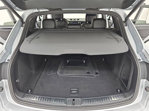 Used 2018 Porsche Macan image 18