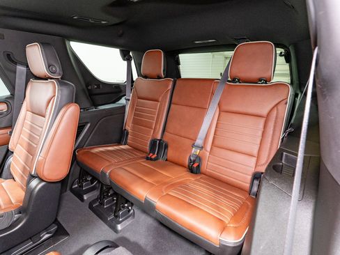 Used 2023 GMC Yukon Denali Ultimate AWD/4WD image 37
