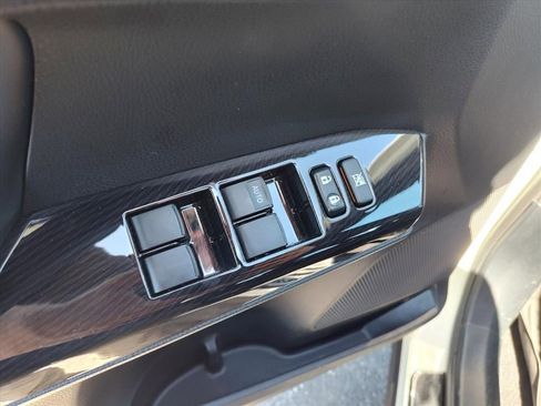 Used 2018 Toyota RAV4 SE AWD/4WD image 16