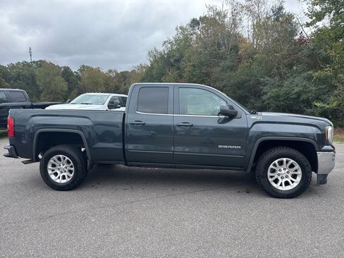Used 2019 GMC Sierra 1500 SLE w/ SLE Value Package image 3