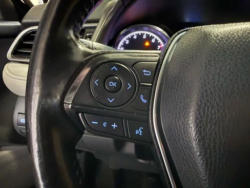 Used 2019 Toyota Camry SE FWD image 29