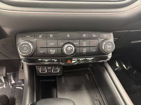 Used 2022 Dodge Durango R/T w/ Blacktop Package AWD/4WD image 19
