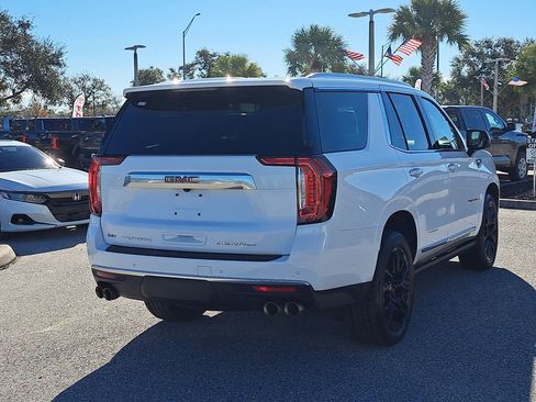 Used 2023 GMC Yukon Denali image 3
