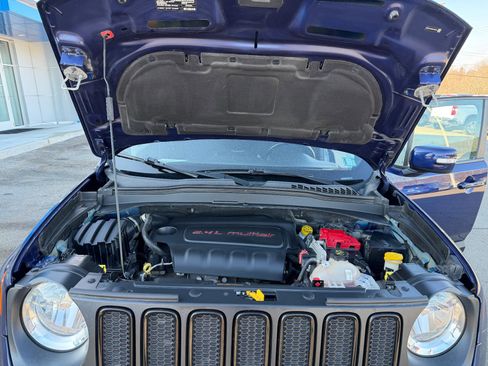 Used 2018 Jeep Renegade Altitude image 31