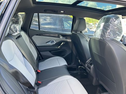 New 2026 Volkswagen Tiguan SE R-Line FWD image 38