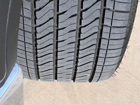 Used 2021 GMC Sierra 1500 SLT image 39