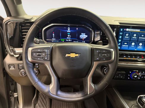 Used 2025 Chevrolet Silverado 1500 LTZ AWD/4WD image 14