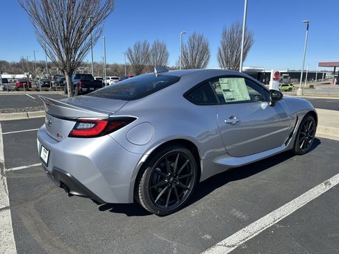 New 2026 Toyota GR86 Premium image 9