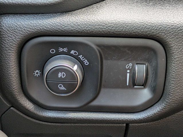 Used 2025 RAM 1500 Warlock AWD/4WD image 23
