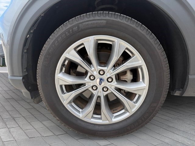 Used 2021 Ford Explorer Limited w/ Equipment Group 301A RWD image 9