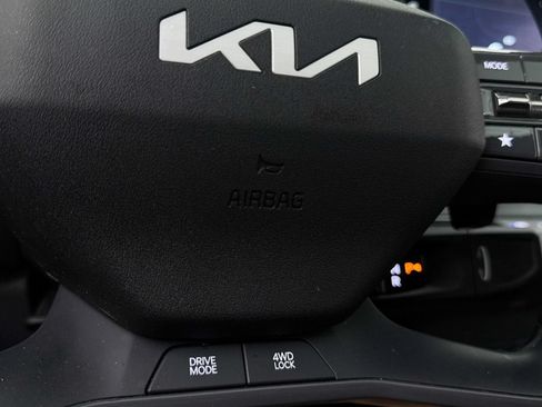 Certified 2024 Kia EV9 Wind AWD/4WD image 9