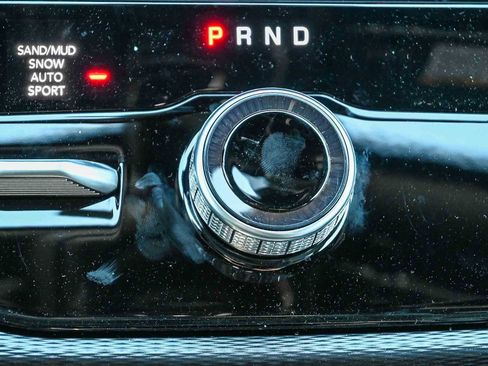 New 2025 Jeep Grand Cherokee Limited image 33