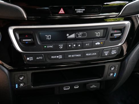 Certified 2025 Honda Passport Black Edition image 23