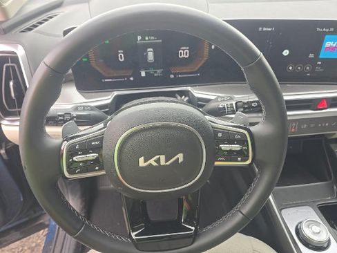 Used 2025 Kia Sorento EX w/ EX Panoramic Sunroof Package AWD/4WD image 11