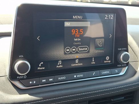 Used 2024 Nissan Rogue S image 17