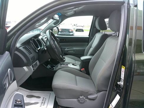 Used 2012 Toyota Tacoma 4x4 Access Cab V6 w/ SR5 Pkg image 18